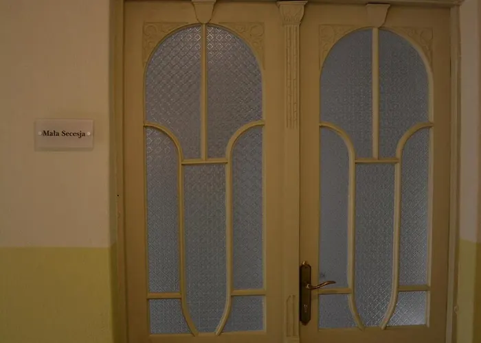 Apartamenty Secesja - Wiecej Niz Hotel - 100 Lat Historii, Komfort, Prywatnosc
